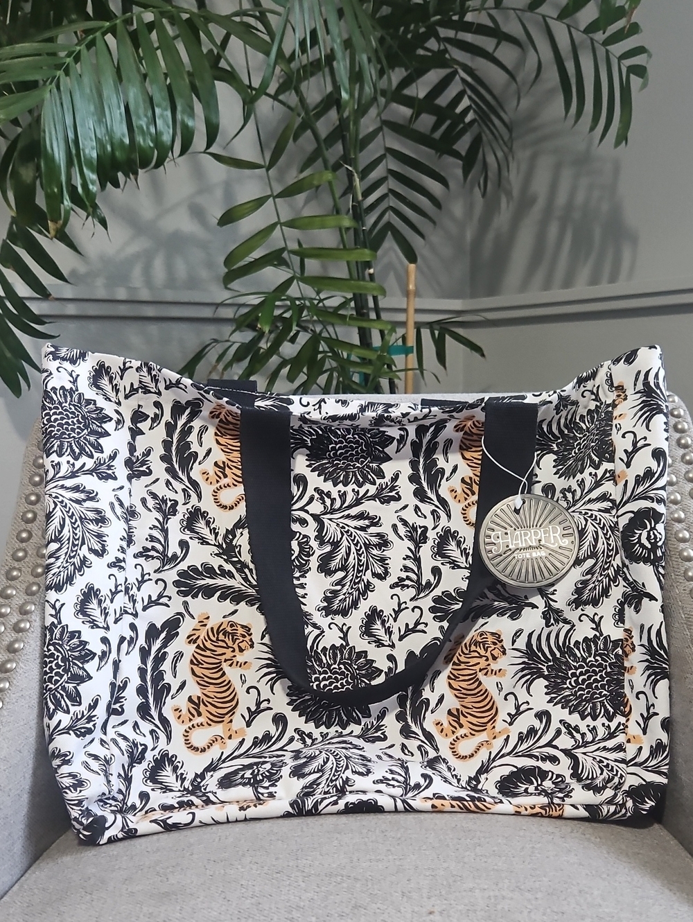 Stylish Black & White Printed Tote Bag with Tiger Accent Nwt